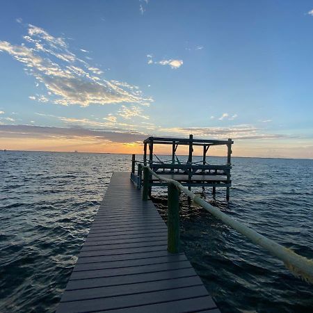 Nasa Waterfront Dolphin Suite Titusville Eksteriør bilde
