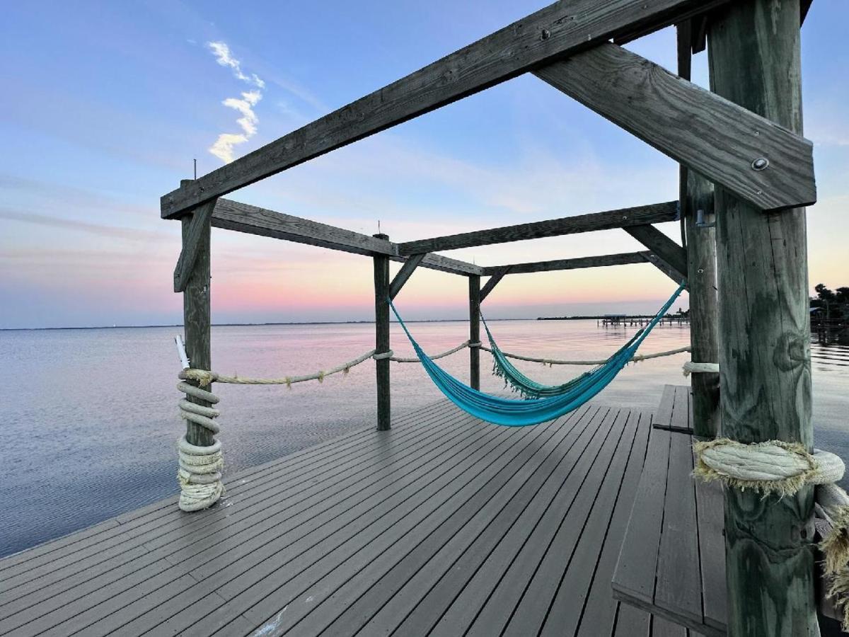Nasa Waterfront Dolphin Suite Titusville Eksteriør bilde