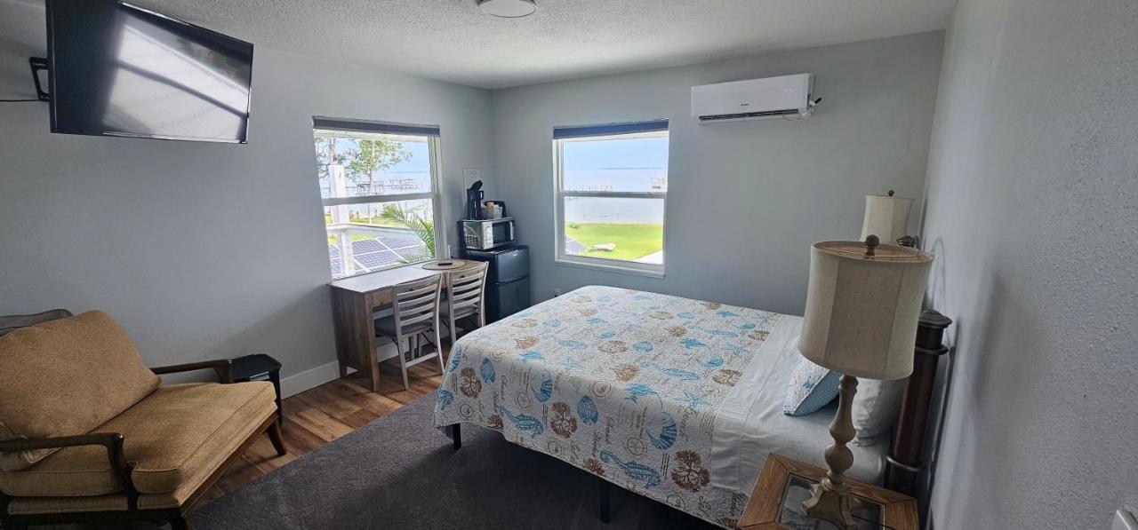 Nasa Waterfront Dolphin Suite Titusville Eksteriør bilde